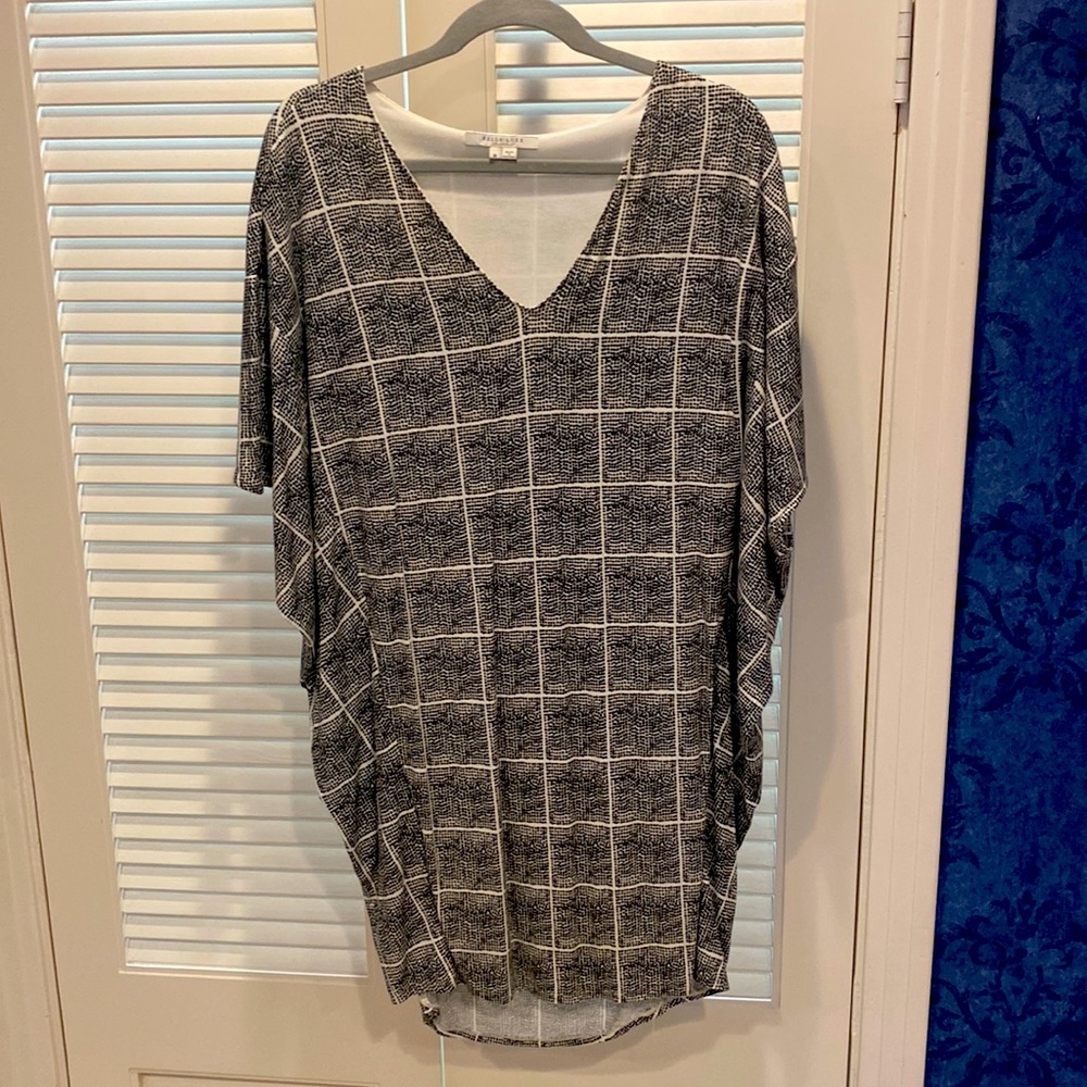 Bella Luxx size medium cotton tunic dress. Black and white print.